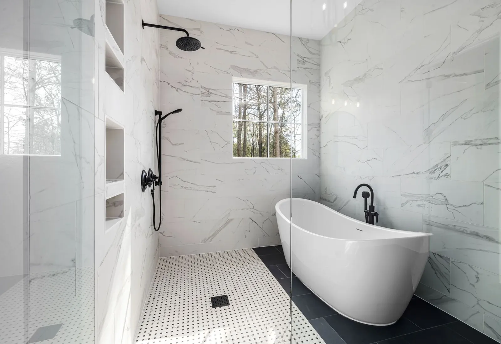 A FORMHAUS freestanding bath in a calm, light interior
